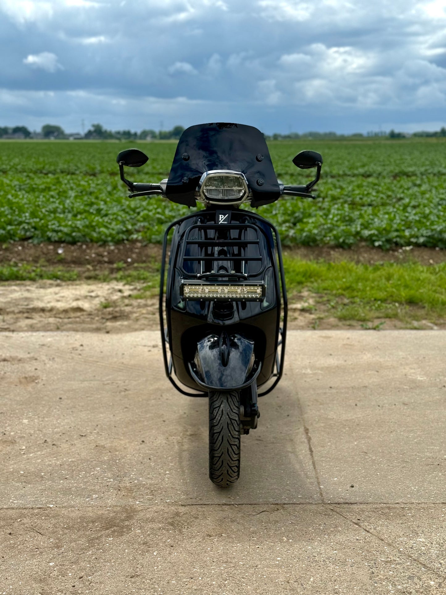 Vespa Sprint E5 2023 custom Nero lucido