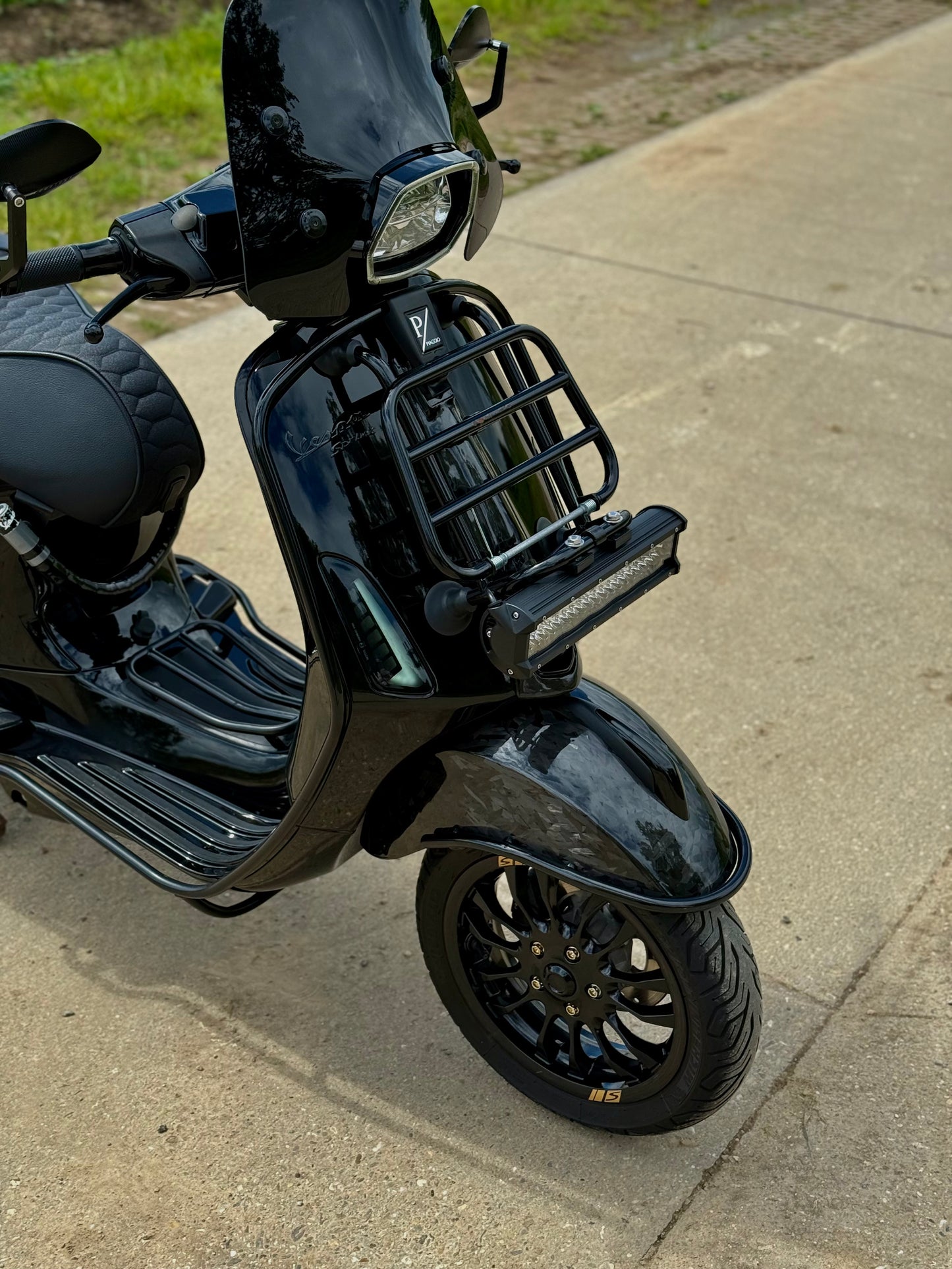 Vespa Sprint E5 2023 custom Nero lucido