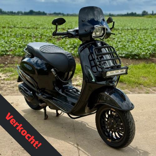 Vespa Sprint E5 2023 custom Nero lucido