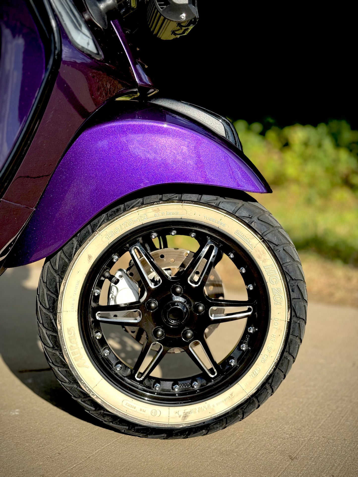 Vespa Sprint E4 2020 custom Bruut purple