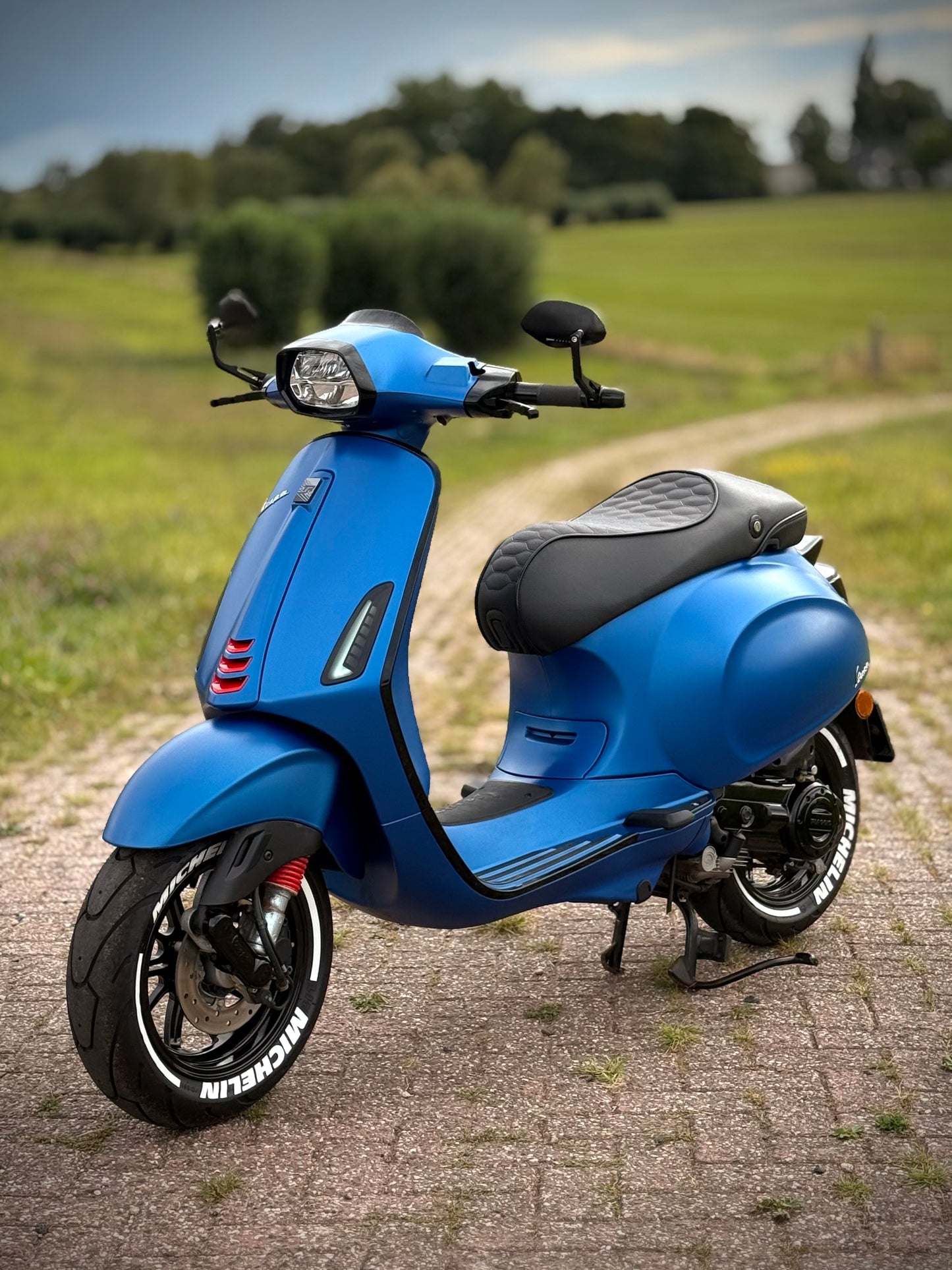 Vespa Sprint E5 2021 custom vivace blue