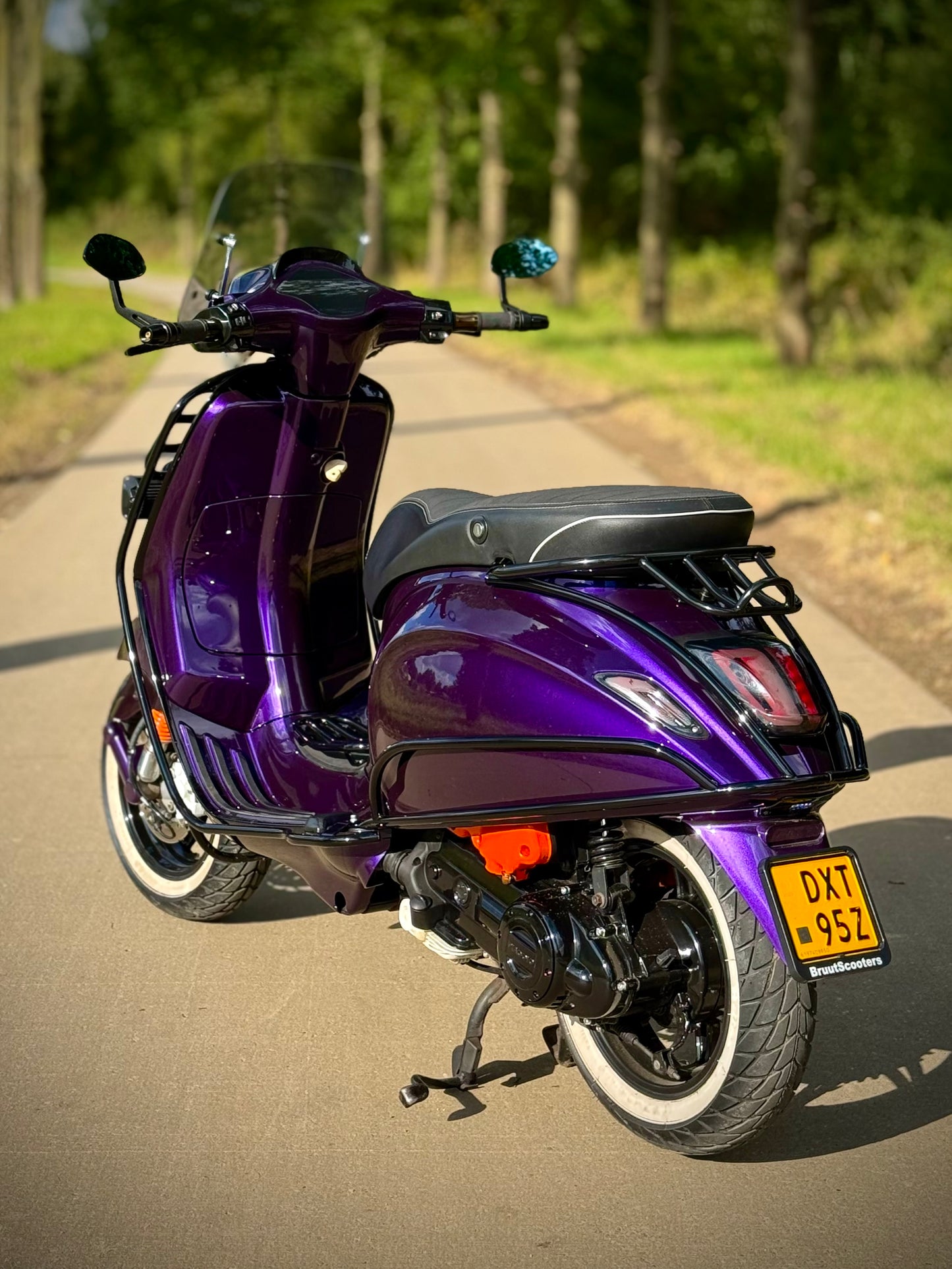 Vespa Sprint E4 2020 custom Bruut purple