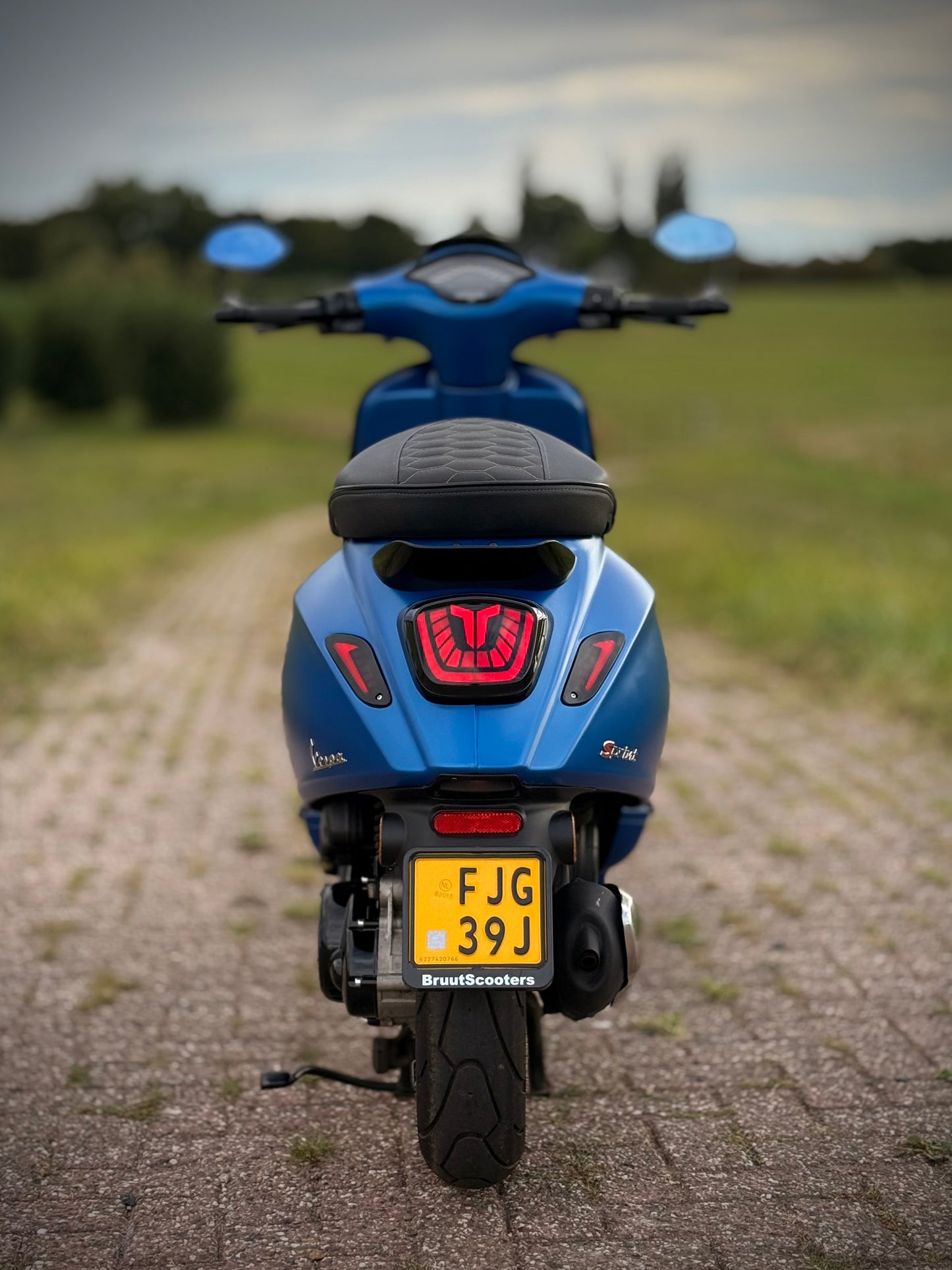 Vespa Sprint E5 2021 custom vivace blue