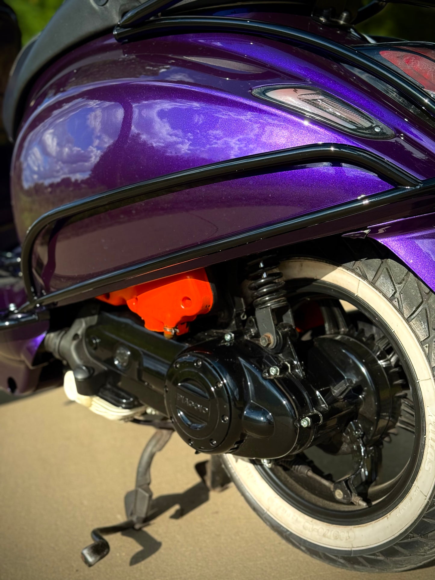 Vespa Sprint E4 2020 custom Bruut purple