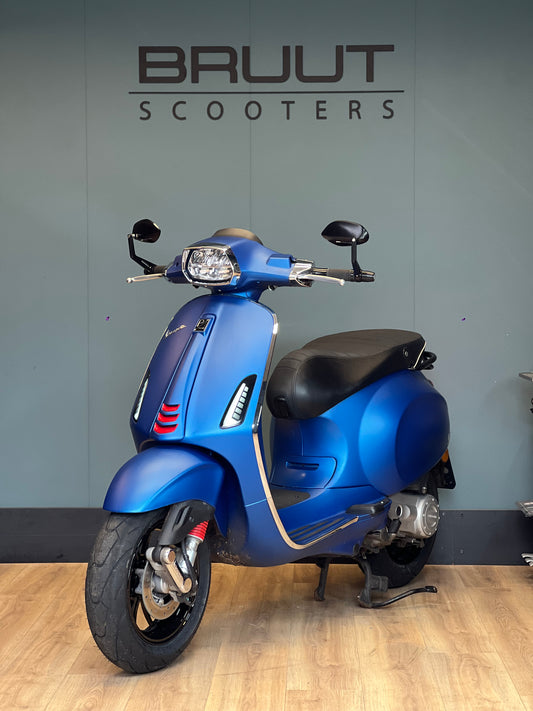 Vespa Sprint E5 2021 custom mat blauw