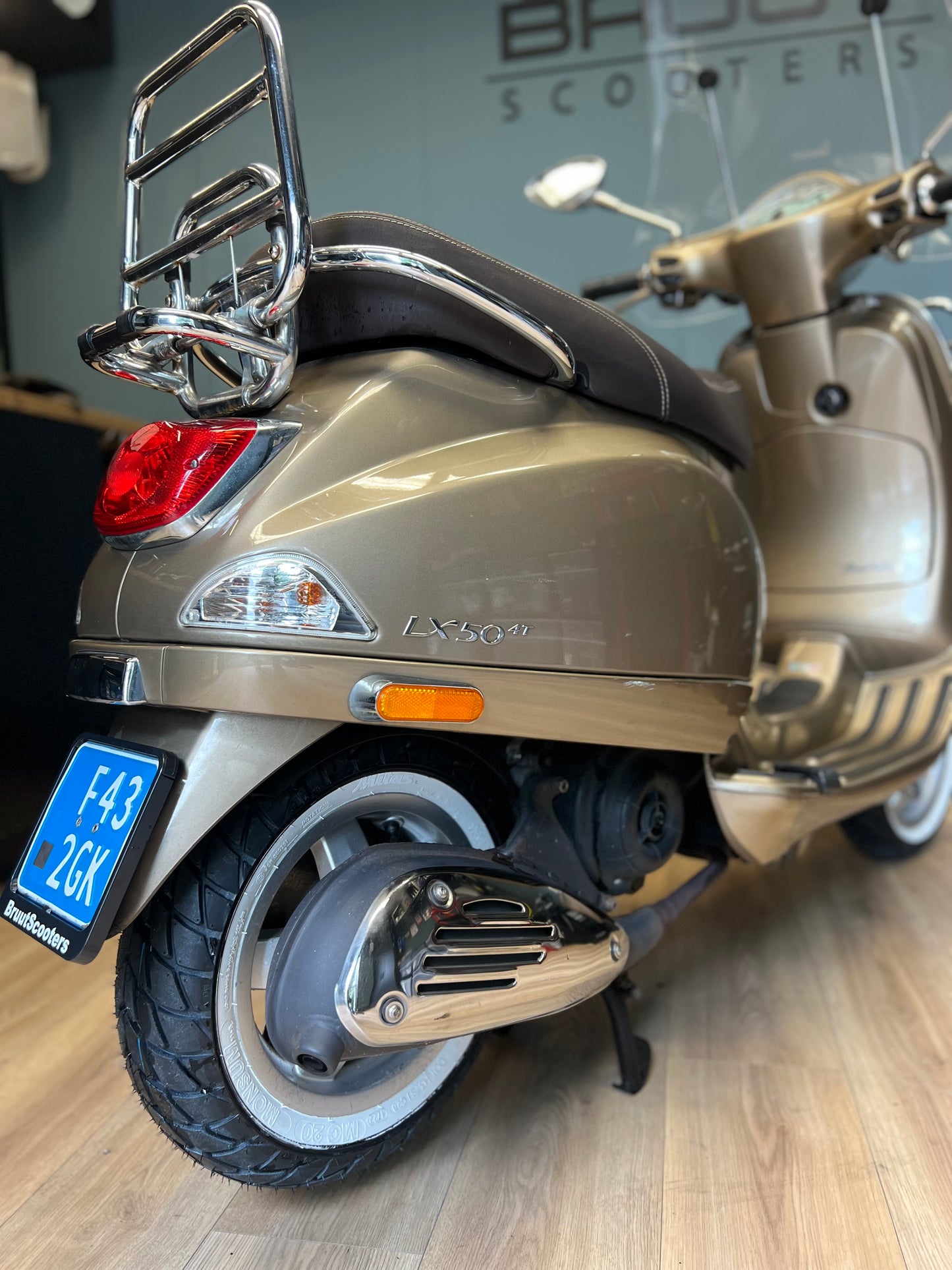 Vespa LX touring 2013 goud perseo